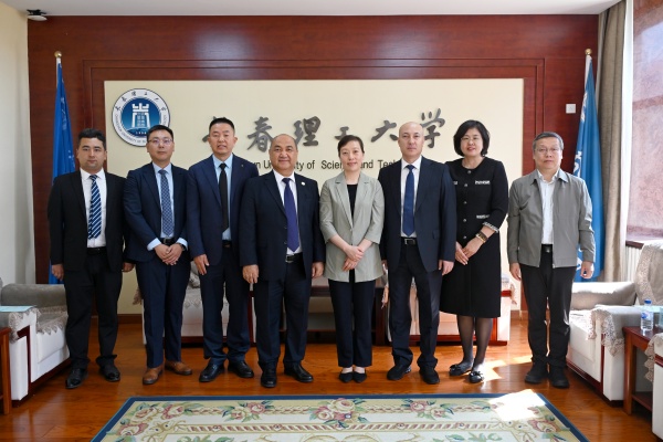 乌兹别克斯坦.jpg